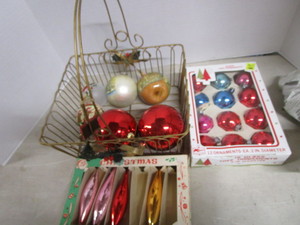 lot 185 image: Basket, Balls, Shiny Brite Boxes