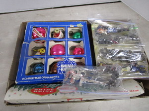 lot 196 image: Vintage Ornaments, Candle Holders