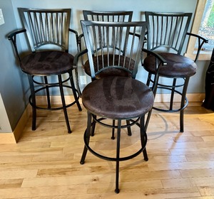 lot 6 image: K - Set of 4 Black Metal Bar Stools with Cushioned Seats