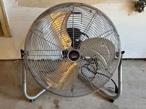 lot 37 image: G - Xtreme Garage Industrial Floor Fan with Adjustable Speeds