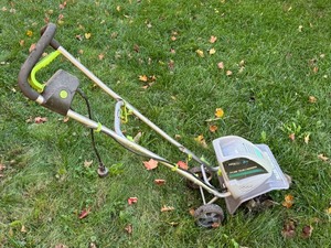 lot 67 image: G - Earthwise 8.5 Amp Electric Tiller Cultivator