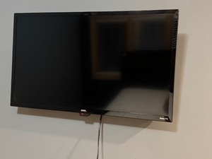 lot 96 image: Onn. 31-Inch Roku Smart TV (No Remote, Wall Bracket Not Included)