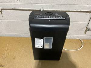 lot 148 image: Bonsaii 10-Sheet Home Shredder Cross-Cut Paper Shredder Shreds Credit CardsStaplesClips