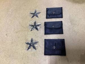 lot 453 image: LOT OF 3 Aero Blades Throwing Knives AB105BK