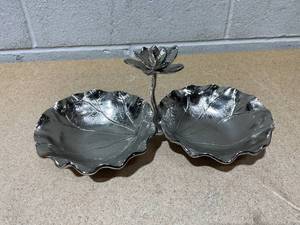 lot 19 image: Michael Aram Lotus & Lily Double Snack Dish