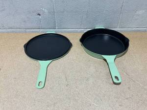 lot 41 image: LOT OF 2 Temptation Cookware