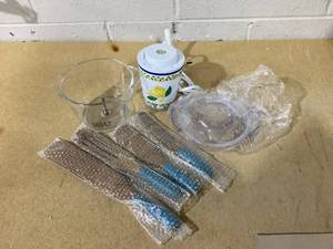 lot 386 image: Lidia Bastianich 300-Watt Glass Bowl Electric Chopper & Wooden Utensils