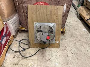 lot 7 image: Exhause Fan