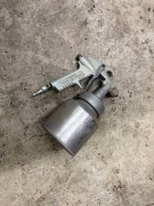 lot 16 image: Paint Gun