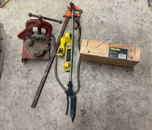 lot 28 image: Bench Yoke Vise, Rasps, Mitre Box, Clamp Etc