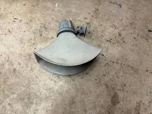 lot 34 image: Atlas Sound 30 watt Speaker