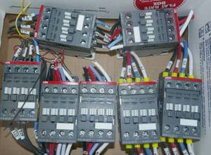 lot 14 image: Box of SEVEN ABB 4-pole contactors  Model AF16-40-00-11