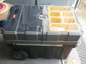 lot 26 image: Rolling tool box