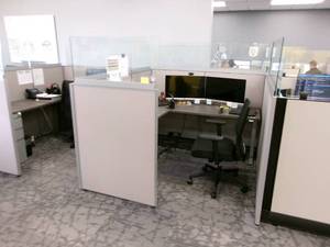 lot 44 image: 16 Cubicles