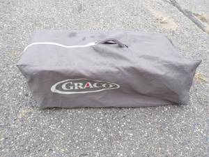 lot 4 image: Graco Pack N Play