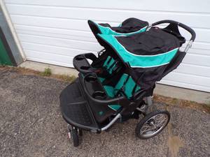 lot 5 image: Navigator Double Stroller