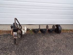 lot 23 image: 10 Ice Auger