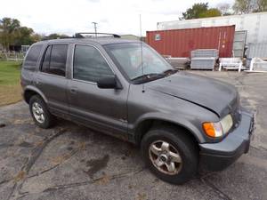 lot 3 image: 2002 Kia Sportage 4 x 4