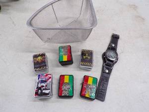 lot 32 image: Vintage Lighters and Watch