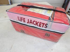 lot 61 image: 4 Life Jackets