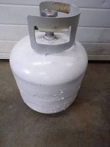 lot 69 image: 20# Propane tank with propane