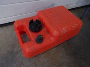lot 71 image: Boat Gas Tank