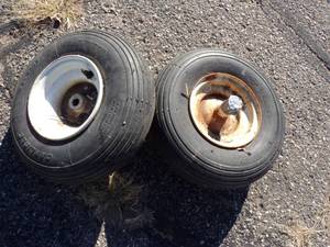 lot 74 image: 8 Implement Tires with rims