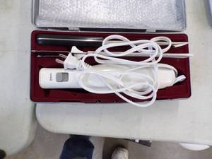 lot 75 image: Hamilton Beach Electric knife