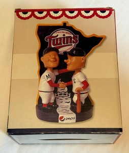 lot 89A image: Minnesota Twins Minnie And Paul Bobblehead Pepsi SGA New In Box