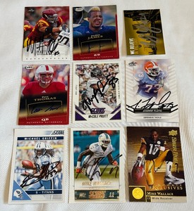 lot 124 image: (9) Football On-Card Autos