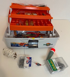 lot 15 image: Unsearched Tackle Box #2