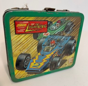lot 23 image: Vintage 1970 JOHNNY LIGHTNING Metal Lunchbox