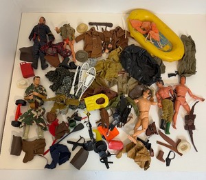 lot 25 image: Vintage Toy Lot Including Many GI JOE ACCESSORIES