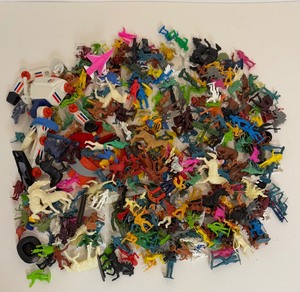 lot 27 image: LARGE LOT of Plastic Toys, Cowboy, Western, Native, Army Men etc.