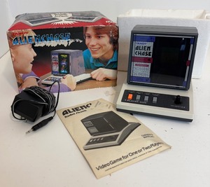 lot 28 image: Vintage IN BOX TANDY Electronic ALIEN CHASE Arcade Video Game (UNTESTED)