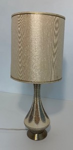 lot 35 image: Mid Century Pottery Lamp