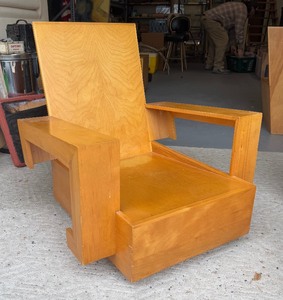 lot 43 image: Fantastic Frank Lloyd Wright Style Mid Century Arm Lounge Chair Custom Made in 1949 #1