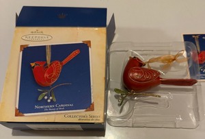 lot 51 image: 2005 Hallmark KEEPSAKE Northern Cardinal Christmas Ornament