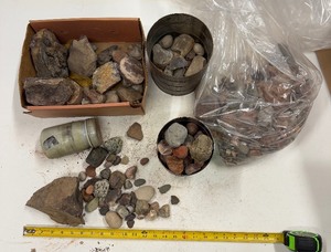 lot 69 image: LARGE AND UNSEARCHED Raw Agate and Geode  Nodule lot 4