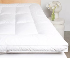 lot 8 image: King Feather & Down Plush Luxury Mattress Topper  BOKSER HOME 810098939249