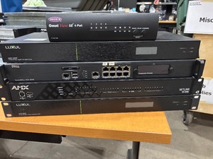 lot 22SB image: Multiple electronic switches 5 items not tested as is (589459)