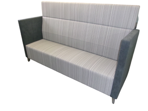 lot 9 image: Bench Seat