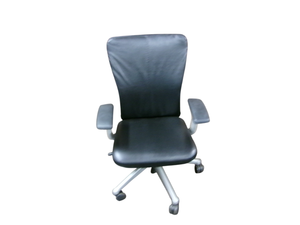 lot 179 image: Haworth Zody Leather Task Chair