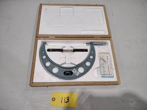 lot 113 image: Mitutoyo 8-9 Micrometer...
