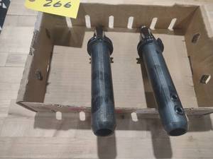 lot 266 image: (2) Cat 40 8 Toolholders...
