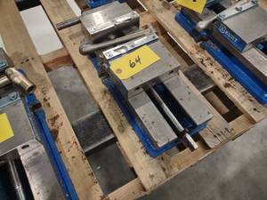 lot 64 image: Kurt DX6 6 Crossover Machine Vise ...