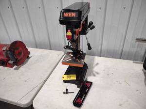 lot 32 image: Wens 8 Benchtop Drill Press, 12 ...