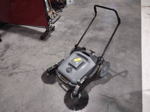 lot 74 image: Tomahawk Push Sweeper...