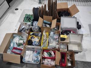 lot 543 image: Assorted Electrical...