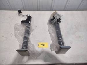 lot 95 image: (2) Curt 5000 lb. Trailer Jacks...